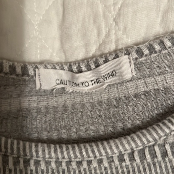 Caution to the wind - Picture 4 of 4